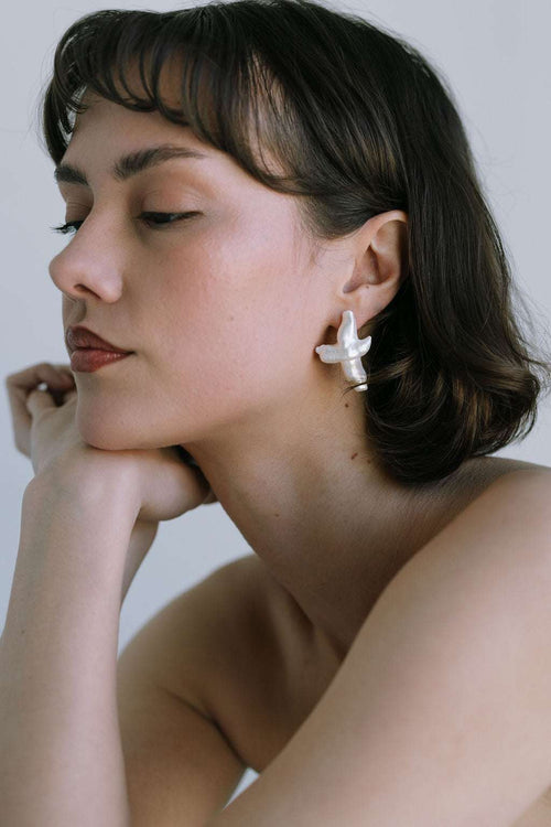 Avril Maxi Cross Studs